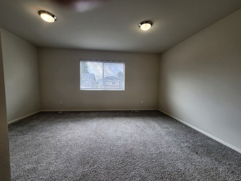 Building Photo - 15028 Iverson Lp SE