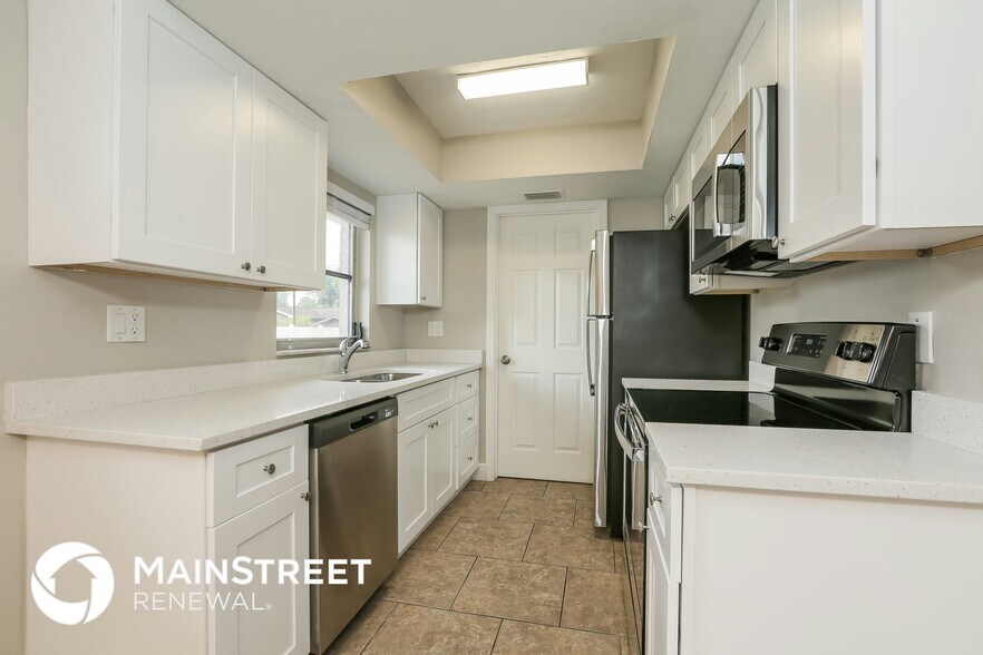 Building Photo - 2231 Lotus Rd