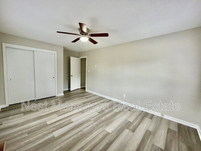 Building Photo - 7566 Carrollburg Dr