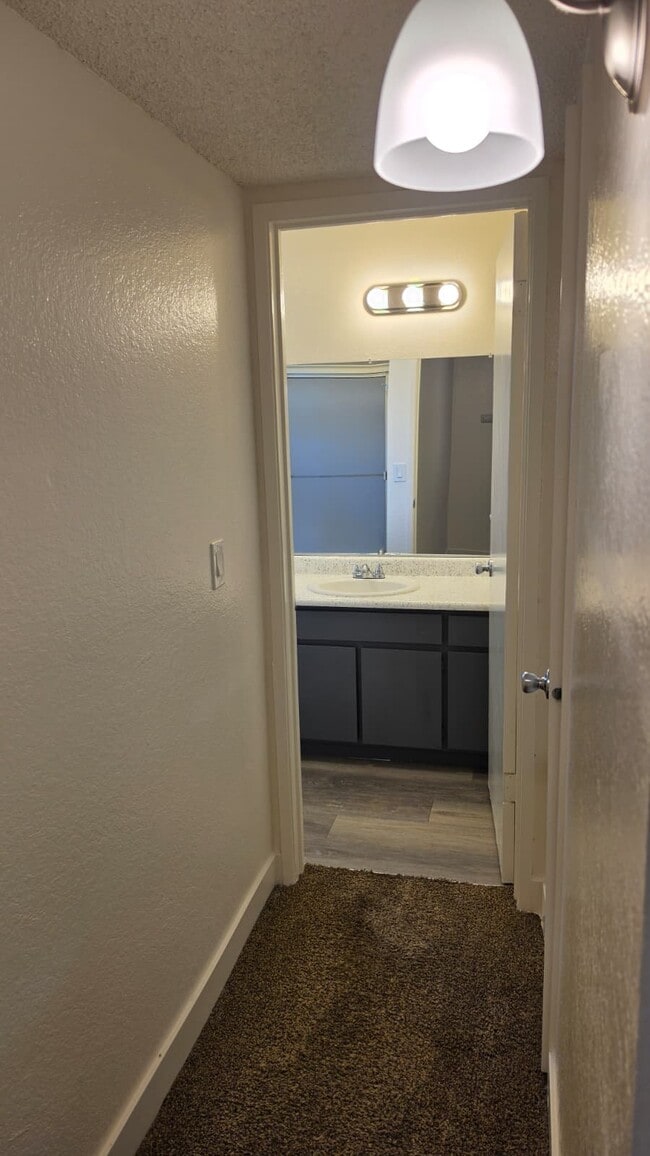 Building Photo - 4263 N Bengston Ave
