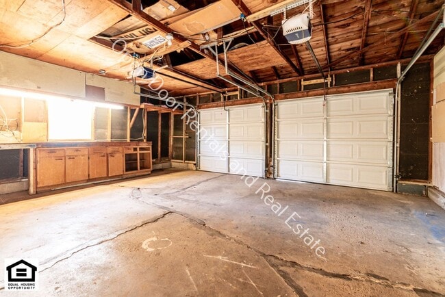 Building Photo - 4814 Blum Dr