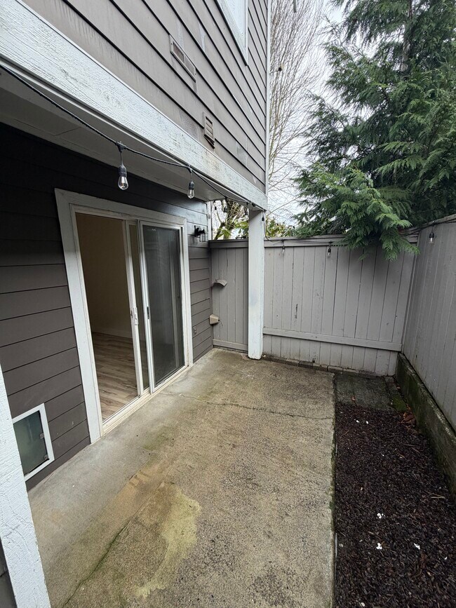 Building Photo - 4656 N Pearl St