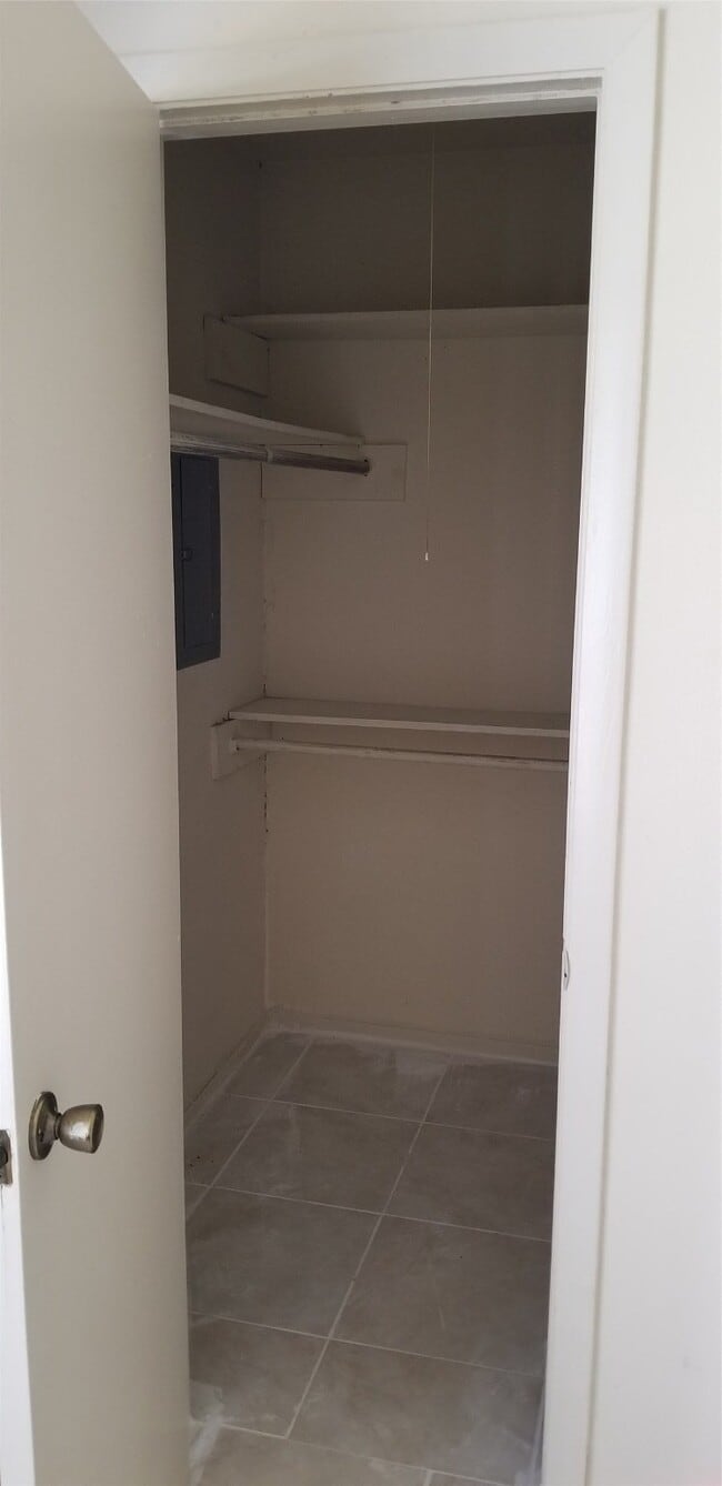 Building Photo - 10822 Lynbrook Dr