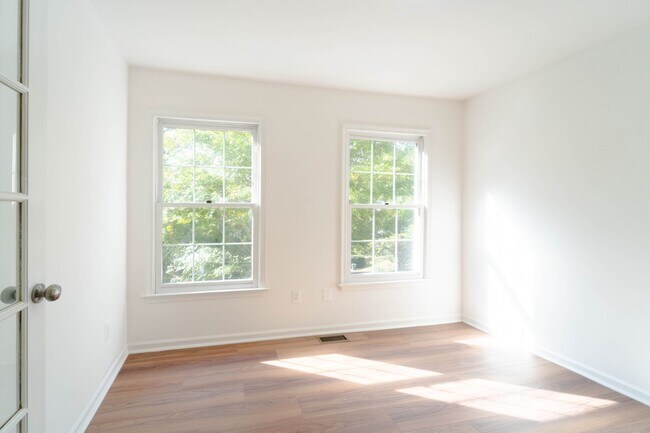 Building Photo - Fabulous Home in Aquia Harbor