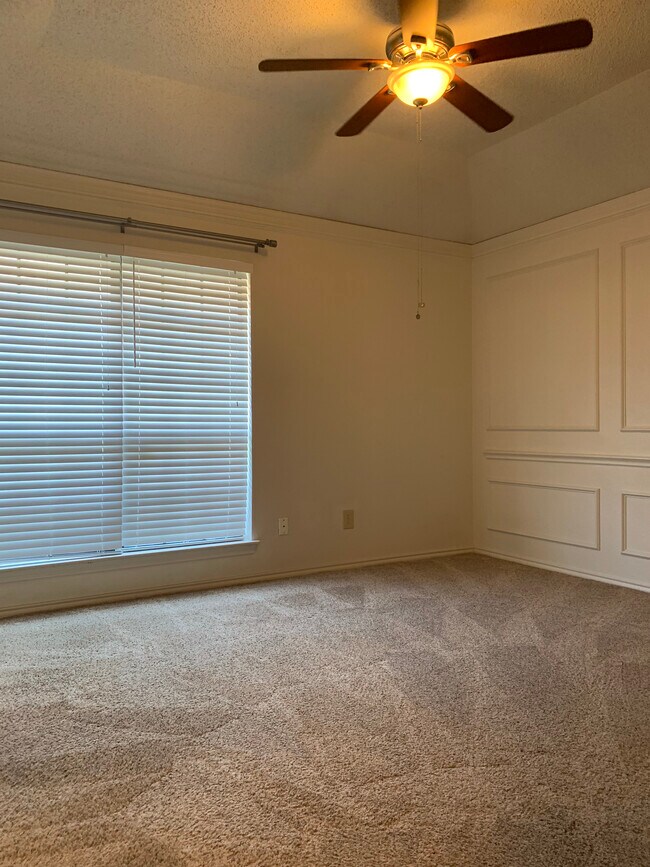 Building Photo - 339 Dogwood Dr