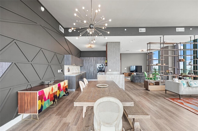 Building Photo - 480 NE 31st St