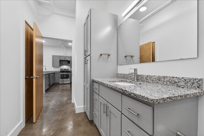 Building Photo - Quince, Fünfzehn, Fifteen!