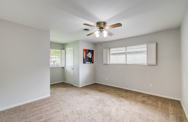 Building Photo - 5471 Kuldell Dr
