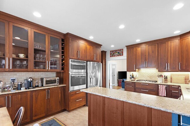 Building Photo - 3 Bed 2.5 Bath Home for Rent in Norfolk!