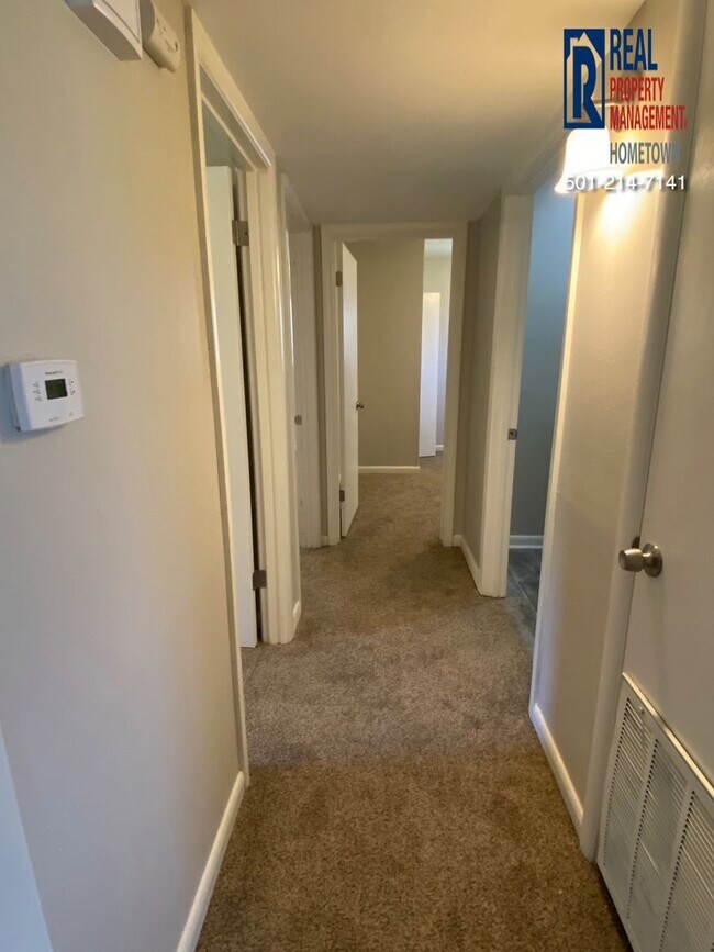 Building Photo - 501 Warren-