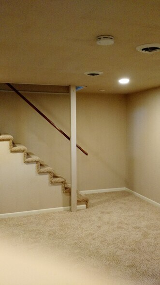 Building Photo - N2724 Duvenick Ln