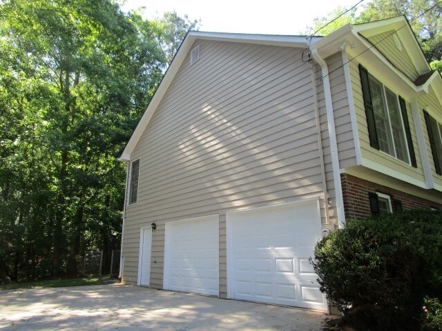 Building Photo - 73 Maplelake Ct
