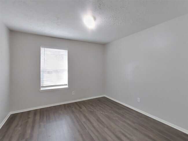 Building Photo - 4227 Burkegate Dr