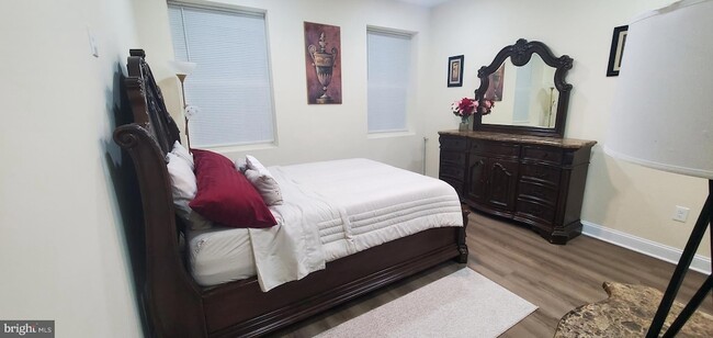 Building Photo - 1516 N Patterson Park Ave