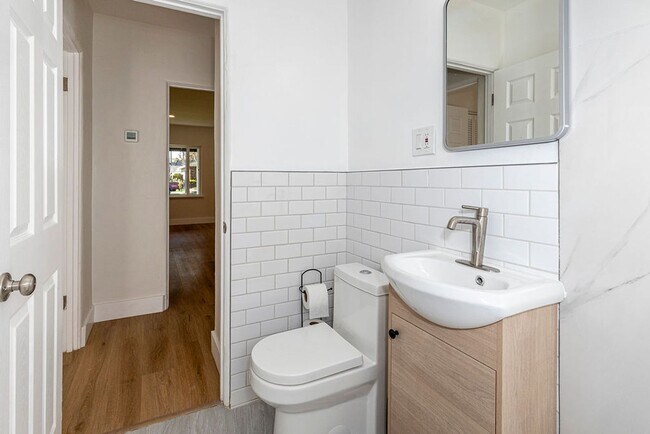 Building Photo - Keystone