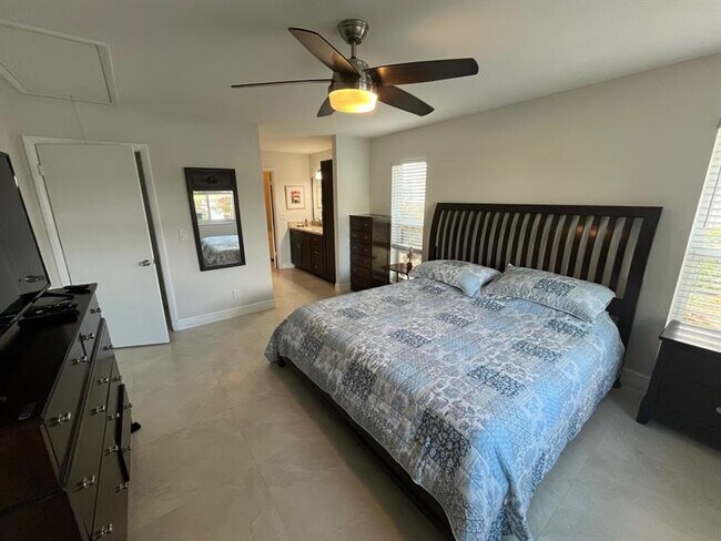 Building Photo - 8777 Warwick Dr