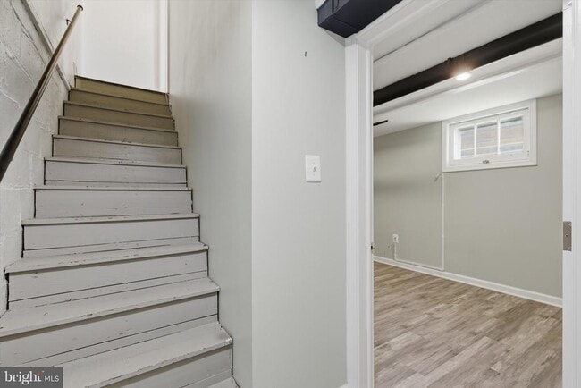 Building Photo - 363 Gusryan St