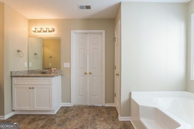 Building Photo - 133 Carolinas Way