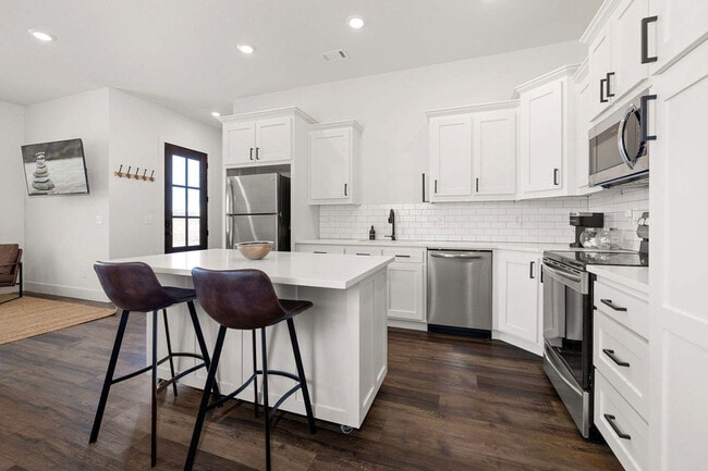 Building Photo - 501 S 7th St