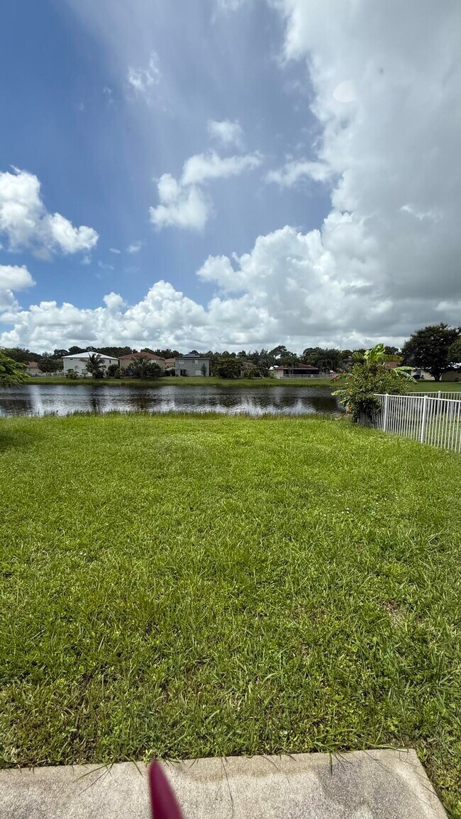 Building Photo - 2131 Newport Isles Blvd