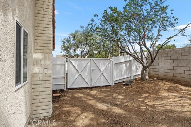 Building Photo - 1348 Sandia St