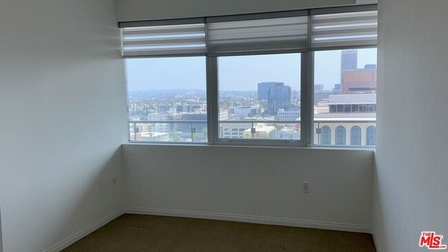 Building Photo - 3785 Wilshire Blvd