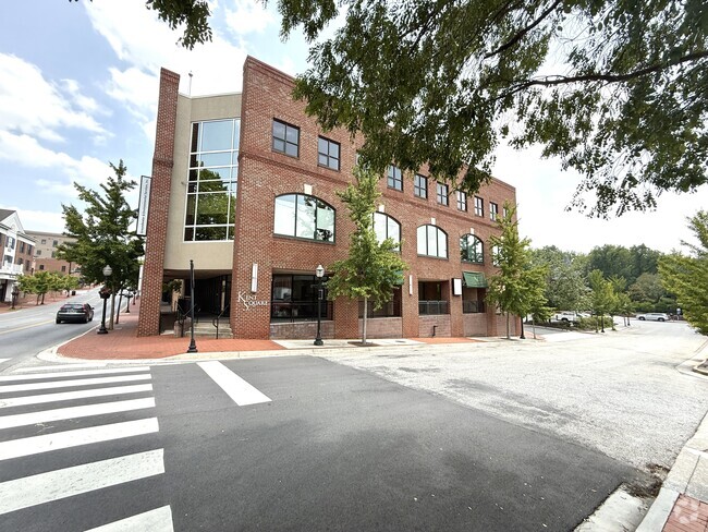 Building Photo - 202 S Main St