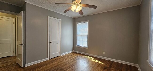 Building Photo - 1205 Edie Ave SE