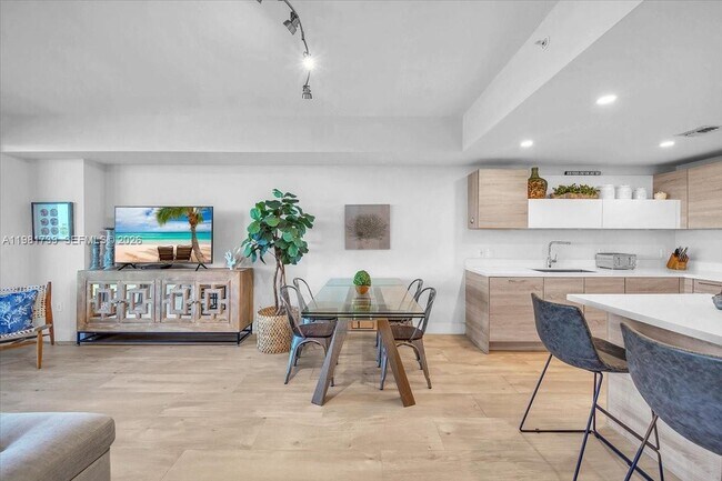 Building Photo - 16385 Biscayne Blvd