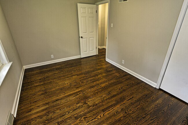 Building Photo - 9650 Cutler Dr