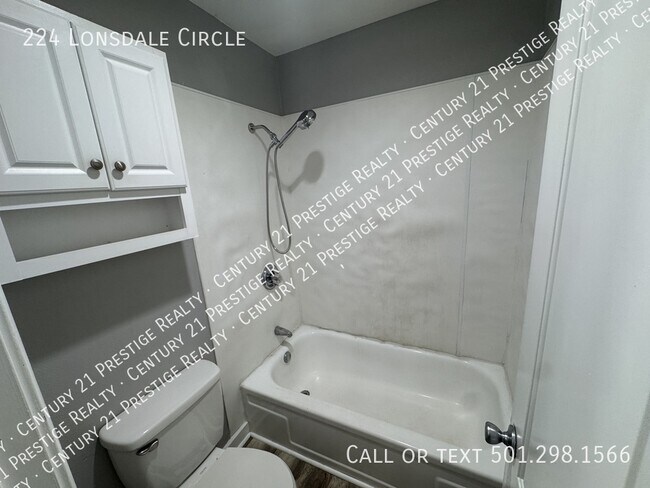 Building Photo - 224 Lonsdale Cir