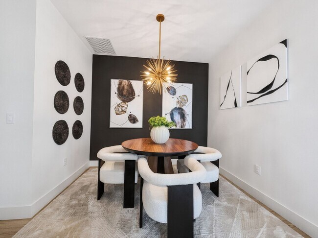 Building Photo - Turnkey Furnished Villa Naples FL