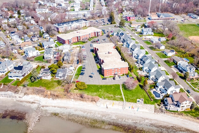 Building Photo - 185 Melba St