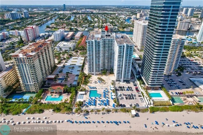 Building Photo - 2030 S Ocean Dr