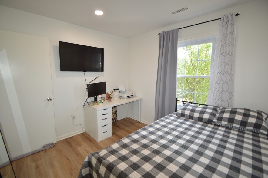 Bedroom 1 - 3337 Ladino Ct