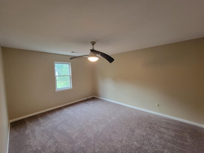 Building Photo - 4768 Red Leaf Ct