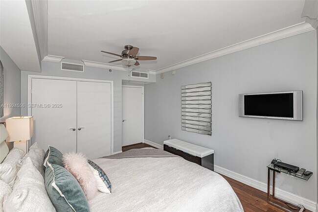 Building Photo - 1850 S Ocean Dr