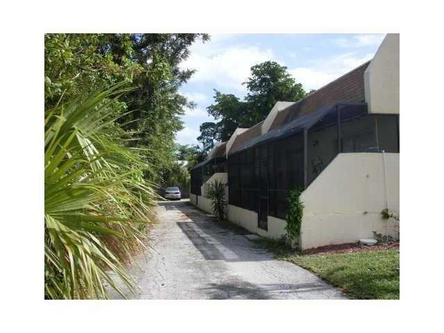 Building Photo - 1750 NW 15th Vista