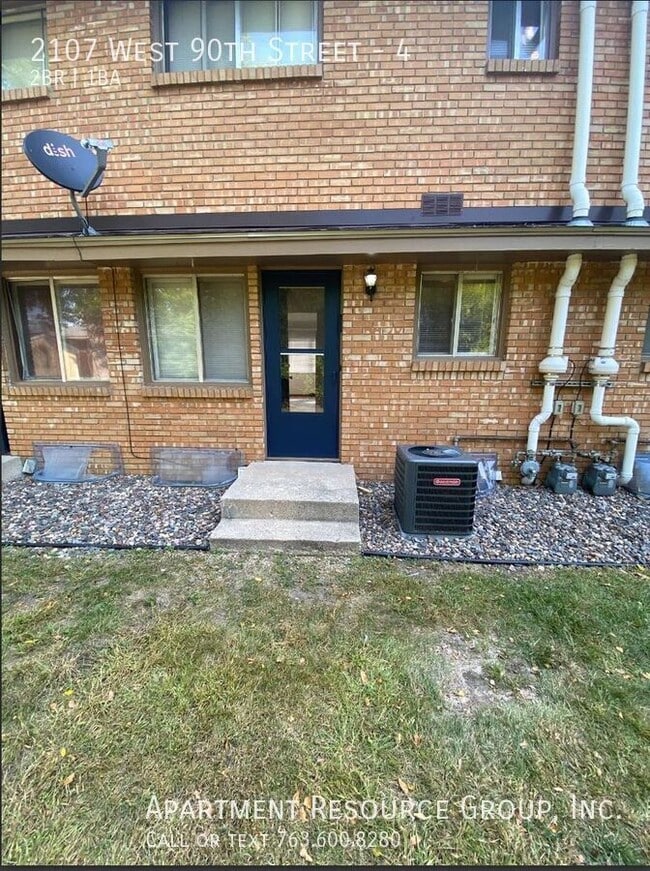 Building Photo - 2107 W 90th St