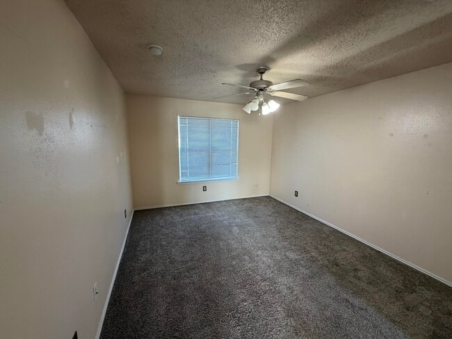 Building Photo - 516 N Dover Ave