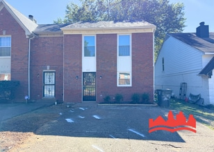 Building Photo - 5555 Blossom Ln