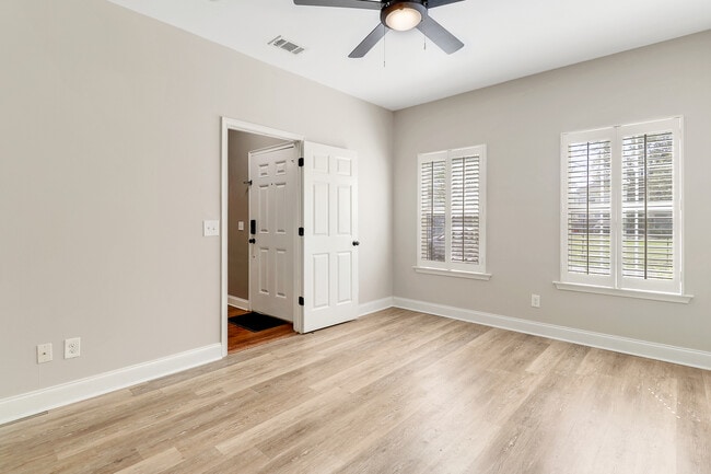 Building Photo - E 31st Street