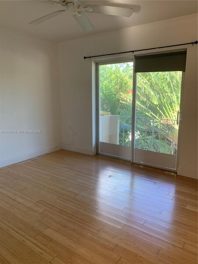 Building Photo - 650 NE 61st St