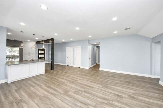 Building Photo - 333 Mammoth Springs Ln