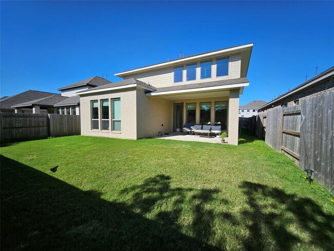 Building Photo - 221 Bauer Lp