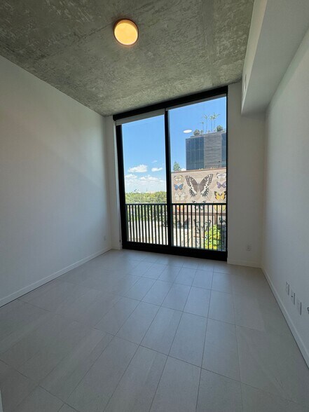 Building Photo - 112 NW 31st St