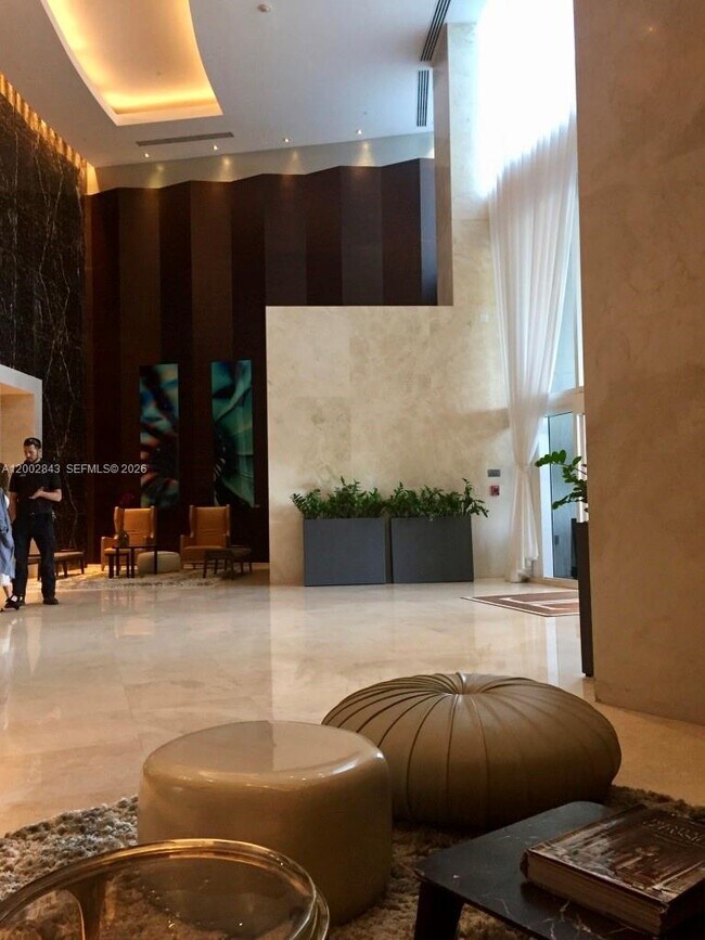 Building Photo - 16001 Collins Ave