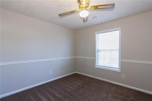 Building Photo - 141 Brownsmill Dr