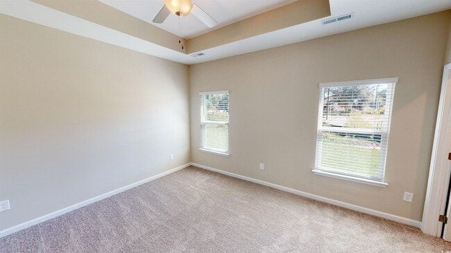 Building Photo - 14 Racquet Club Dr
