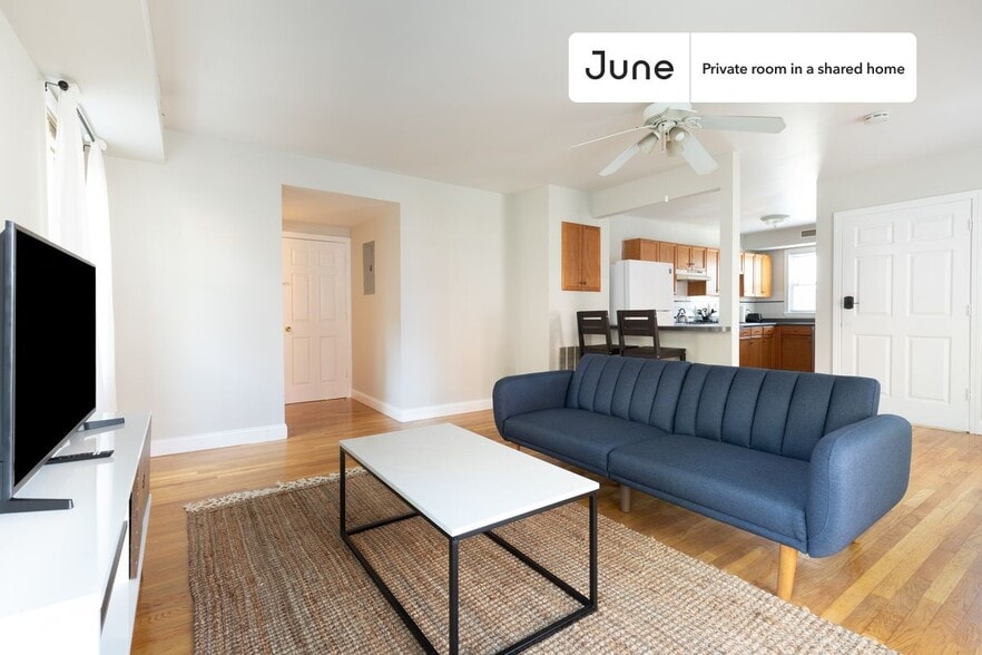 Building Photo - Room in Shared 4 bed/2 bath home